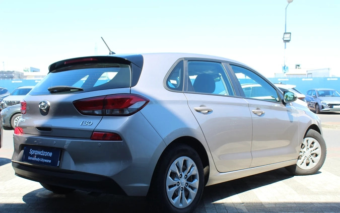 Hyundai I30 cena 45900 przebieg: 115329, rok produkcji 2018 z Bodzentyn małe 277
